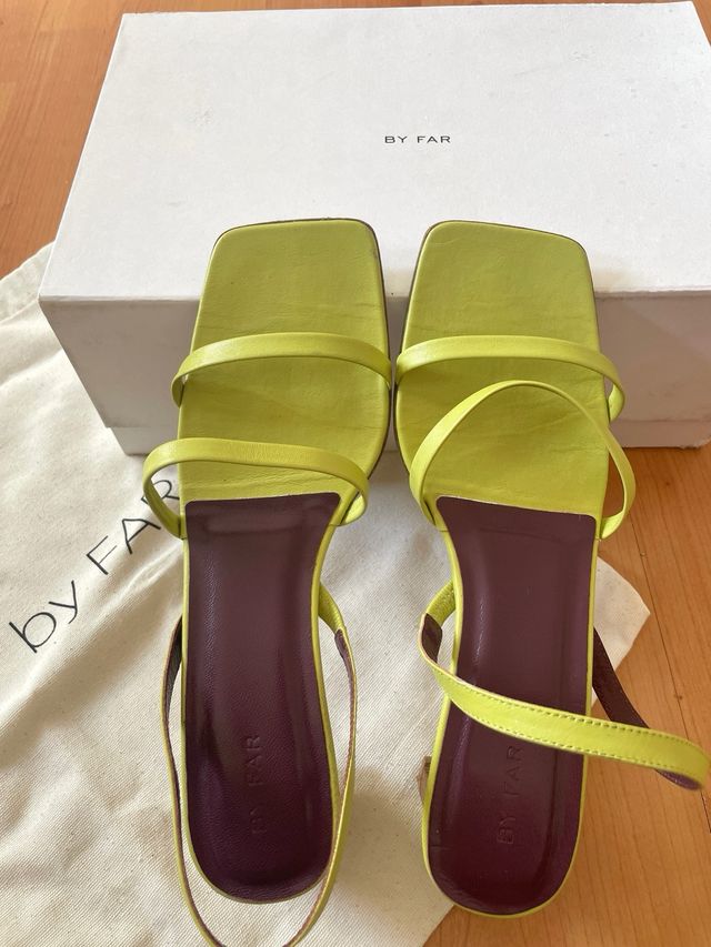 Sandali con tacco BY FAR verde lime