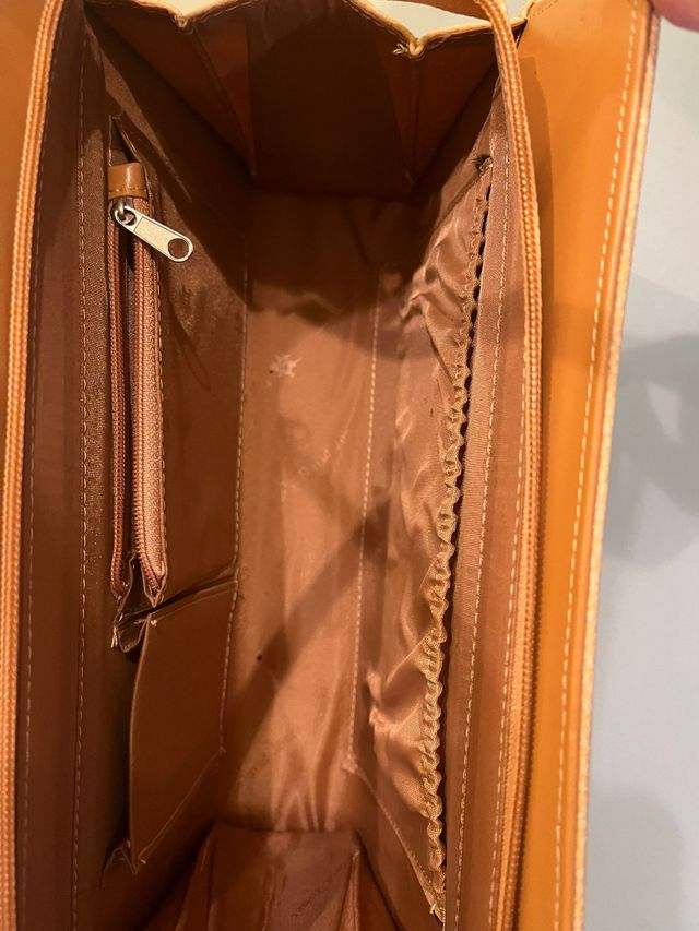 Bolso beige elegante