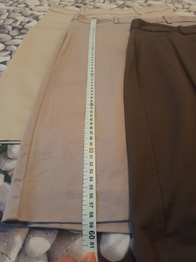 Faldas tubo: beige, marrón y rosa.