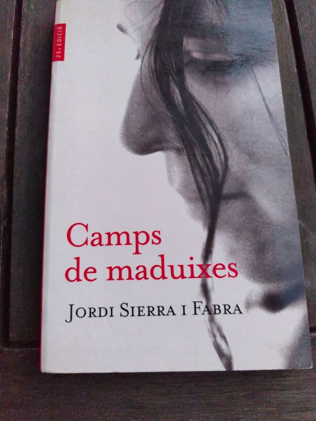 Camps de maduixes (Alerta roja) (Catalan Edition)