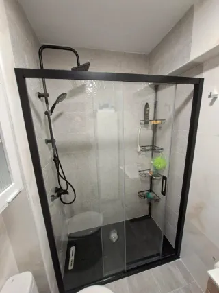 Realizamos trabajos de albañilería y fontanería.