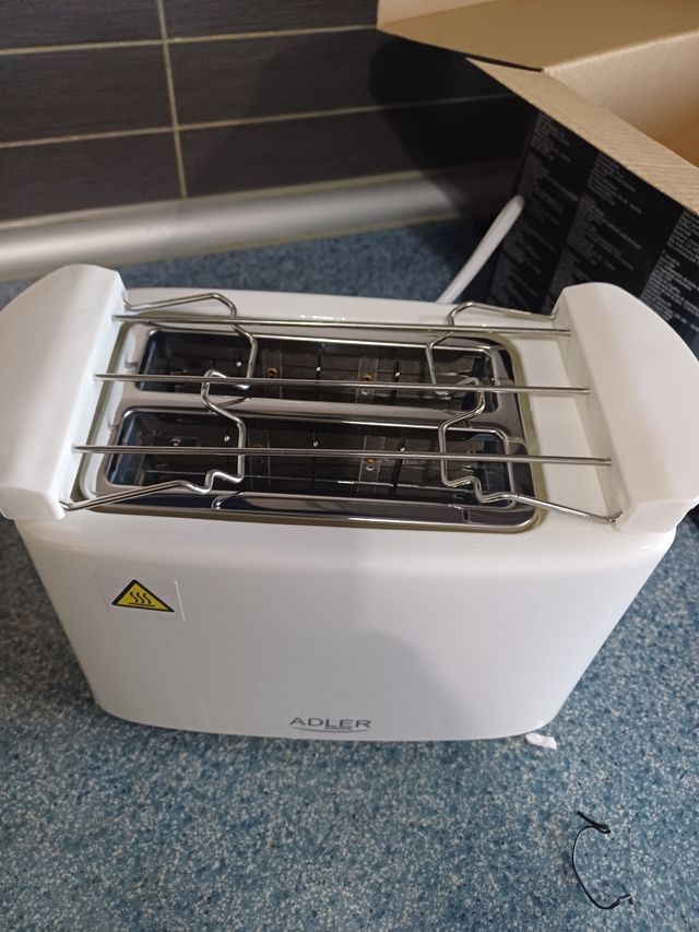 Tostadora Adler AD 3223 - 900W