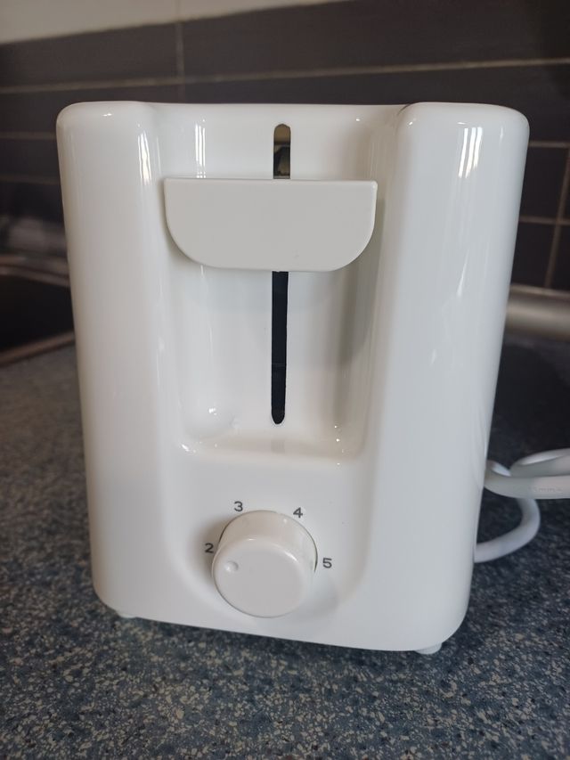 Tostadora Adler AD 3223 - 900W