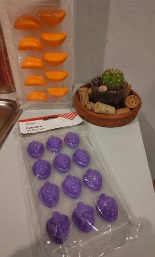 Cubiteras hielo: uvas & naranjas
