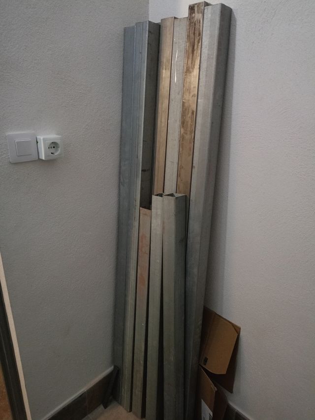 Perfiles hierro galvanizado - 8 unds.