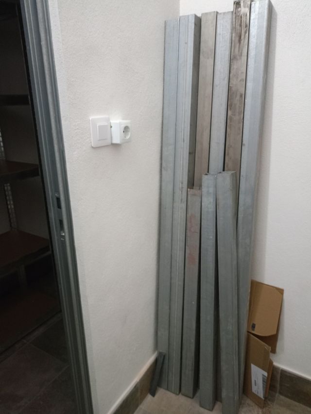 Perfiles hierro galvanizado - 8 unds.