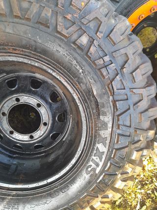 4 Llantas Beadlock con Maxxis Mudzilla
