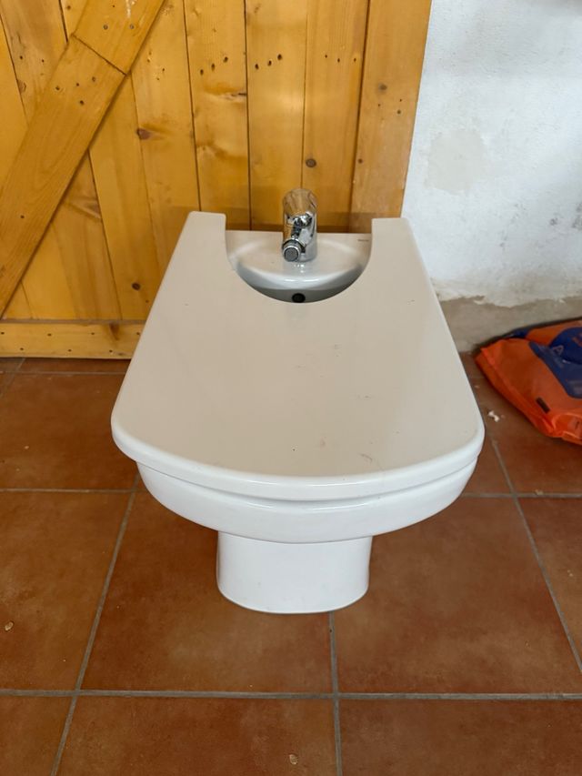 Bidé Roca blanco - porcelana - sin grifo