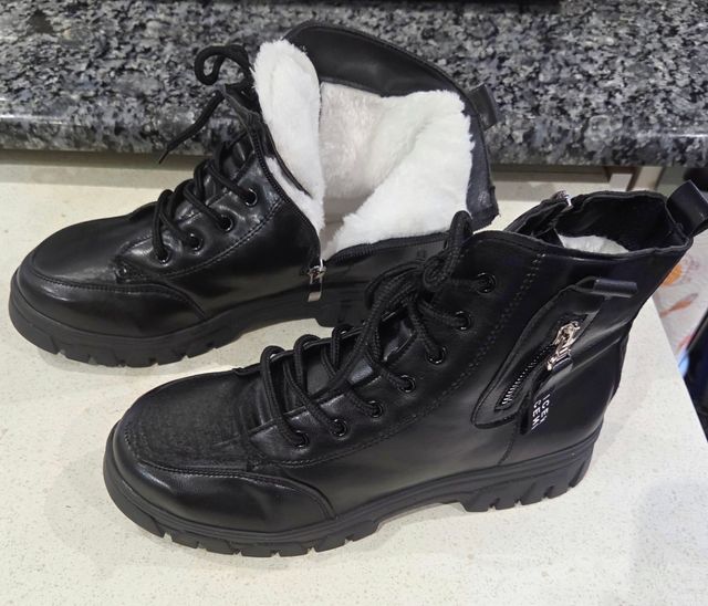 Botines negros cuero S.talla 41 (poca talla da 40)