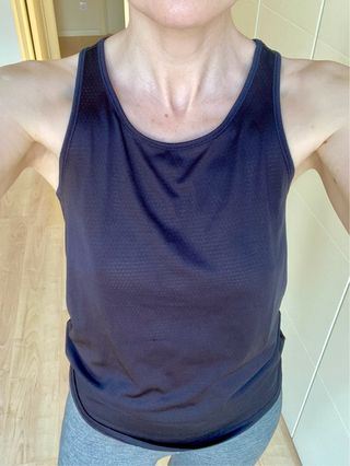 Top deportivo negro HM