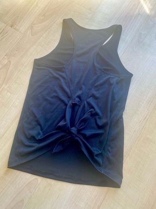 Top deportivo negro HM