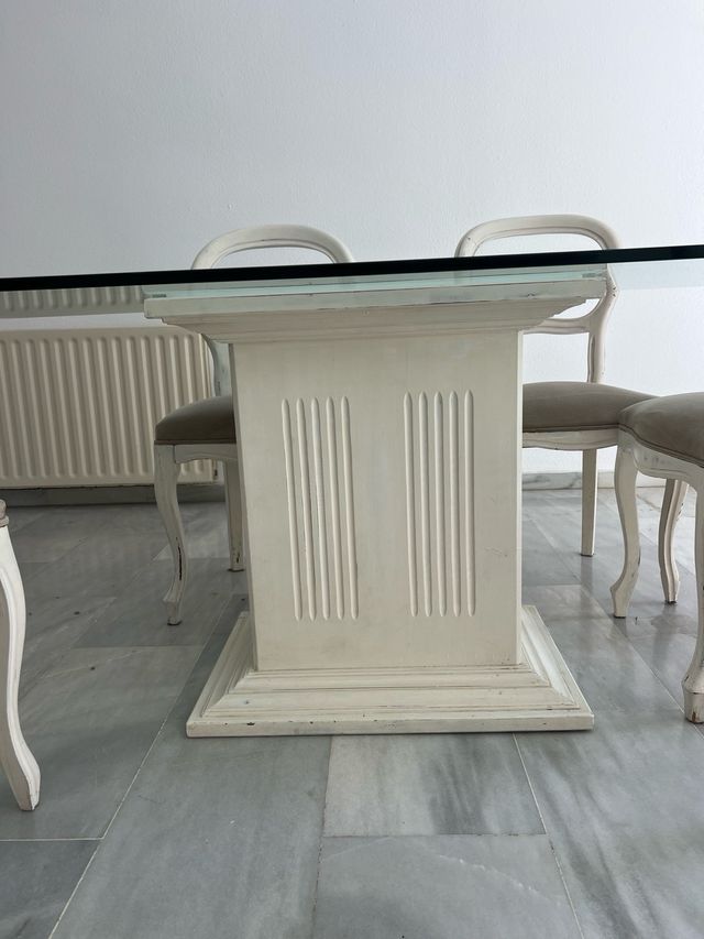 Mesa cristal + 6 sillas blancas