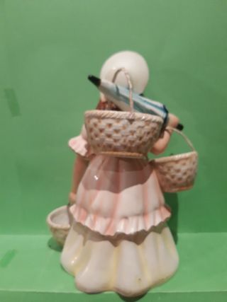 Figura Niña cestas parasol Vintage