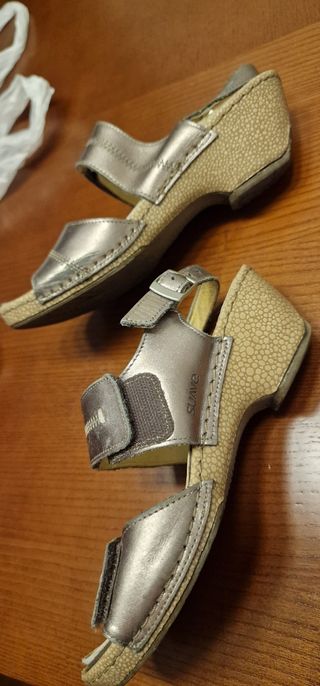 SANDALIAS FLUCHOS rojas y otras Suave doradas