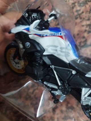 Moto BMW R 1250 GS 1:18 Maisto