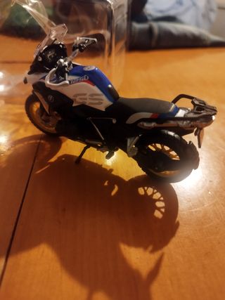Moto BMW R 1250 GS 1:18 Maisto