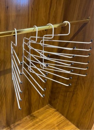 Percha pantalones metal bancas