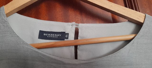 Blusa Burberry gris