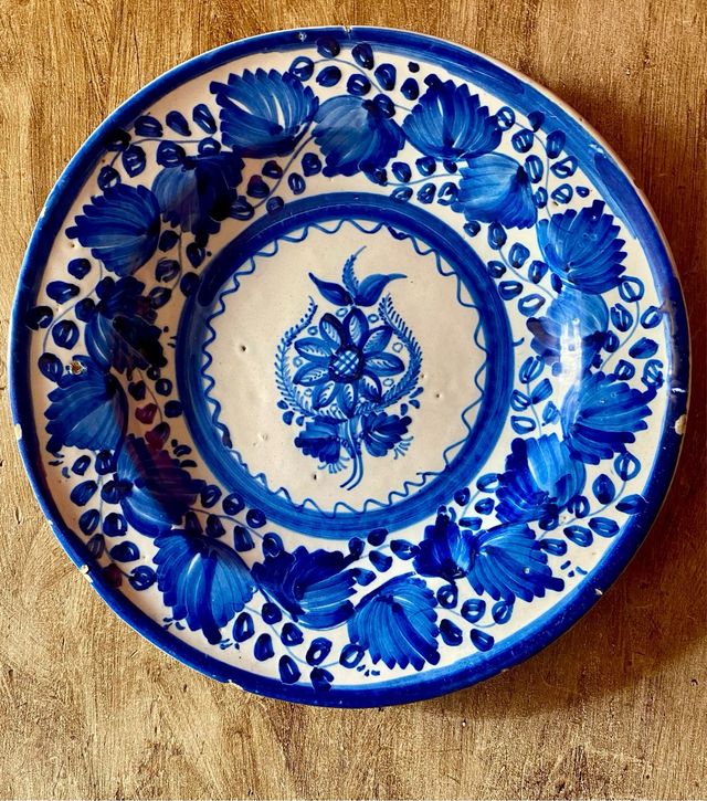 Plato loza Manises azul