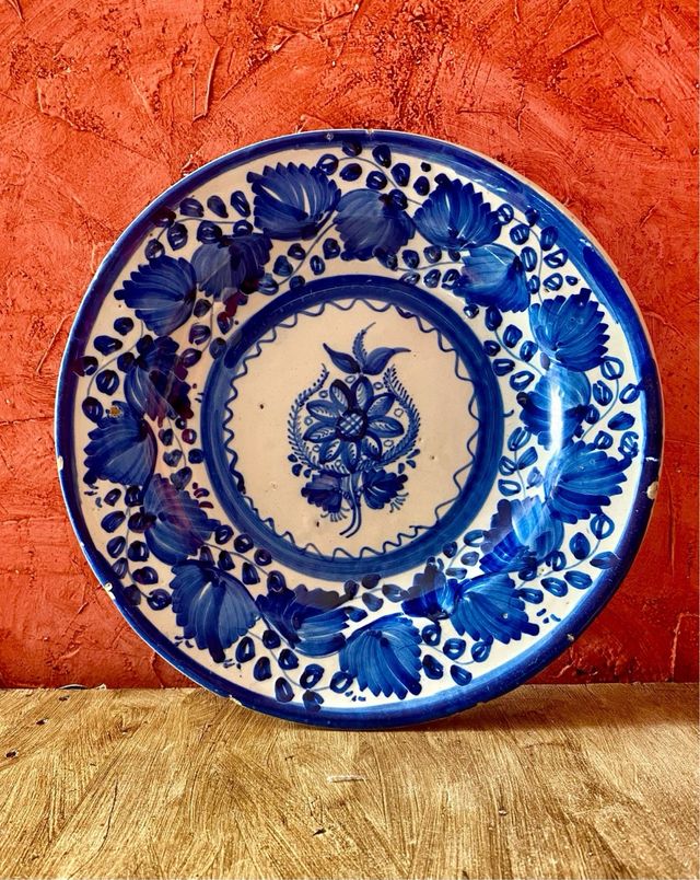 Plato loza Manises azul