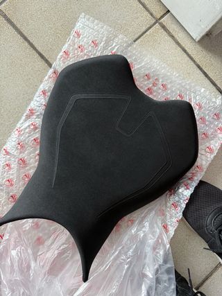 Asiento Ducati Panigale V2 2025. sin estrenar