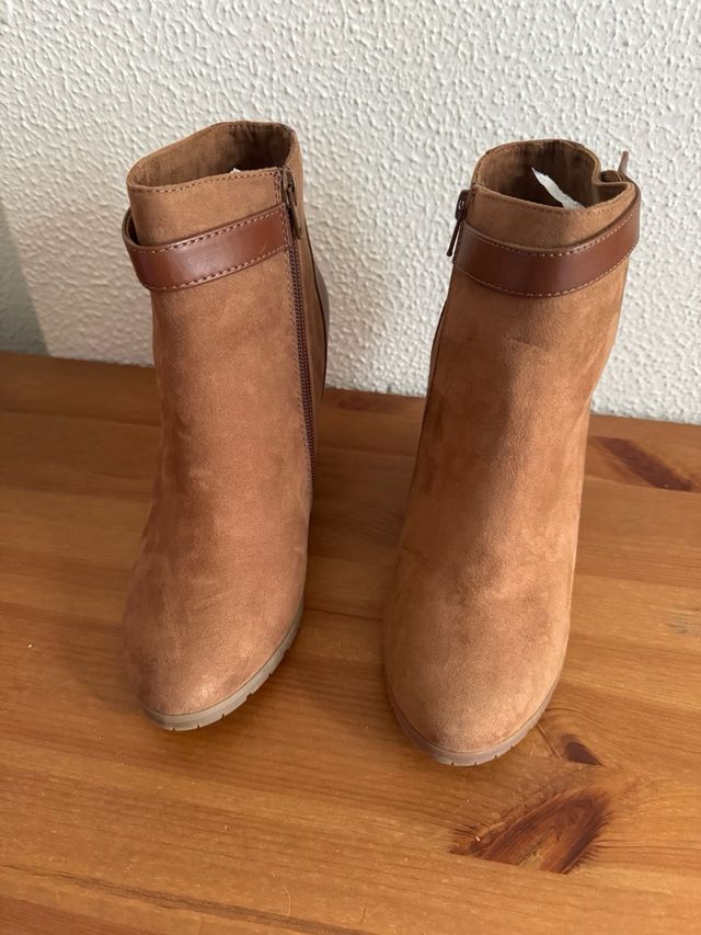 Botines Pull & Bear ante marrón - 40