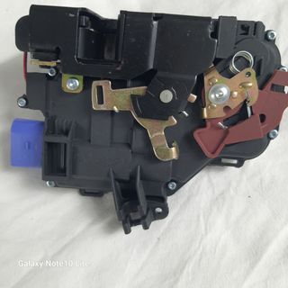 Cerradura delantera izquierda golf