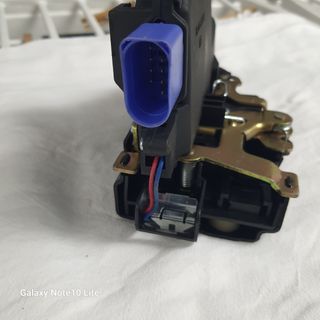 Cerradura delantera izquierda golf