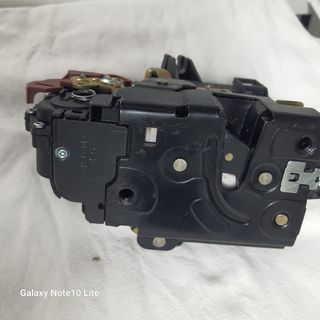Cerradura delantera izquierda golf
