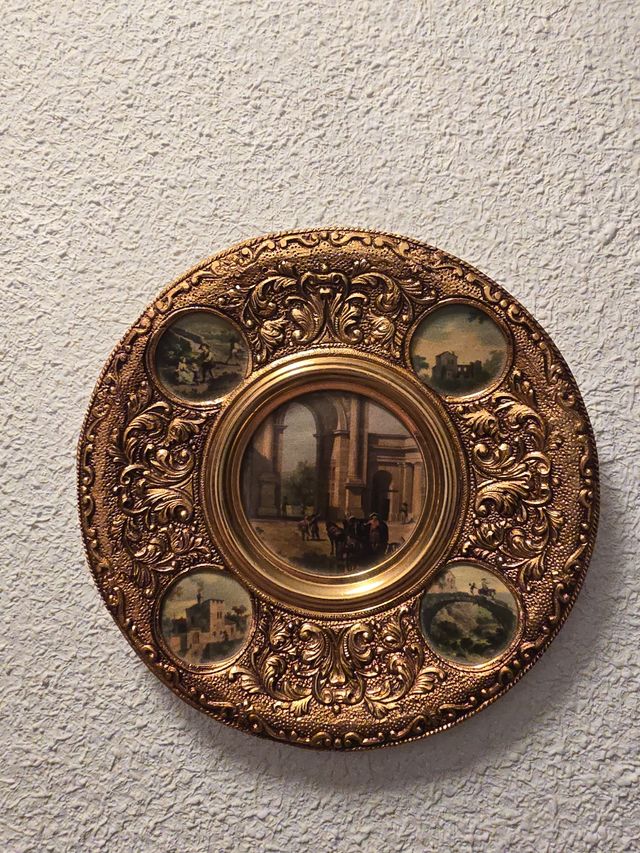 Platos, cuadros y otra decoración de pared