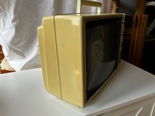 TV Retro Beige - Solo Decoración No funciona