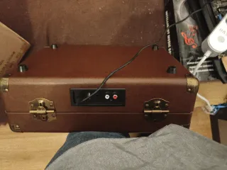 Tocadiscos Voksun portátil marrón
