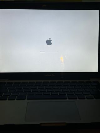 MacBook Pro 13" Plata EXCELENTE ESTADO,  2011.