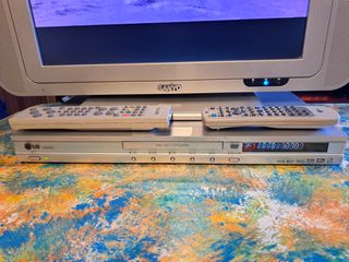 Televisor mas DVD Sanyo y LG Conjunto