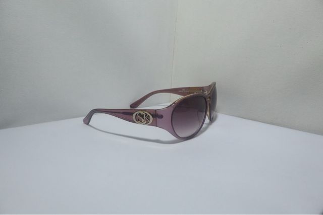 Gafas de sol moradas