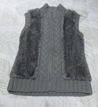 Chaleco gris tejido mujer