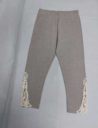 Leggins grises con encaje