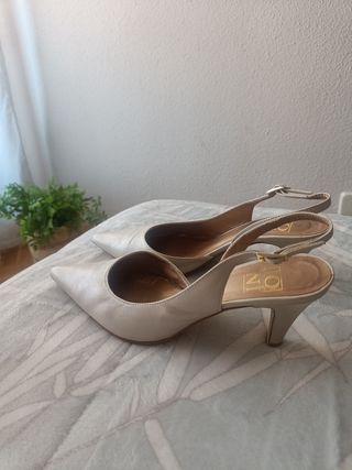 Zapatos tacón beige claro talla 37