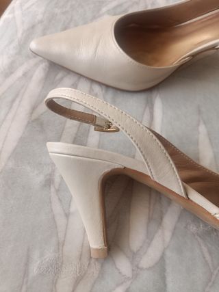 Zapatos tacón beige claro talla 37