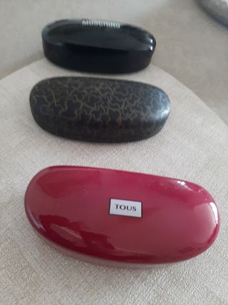 Fundas gafas Moschino & Tous 5 euros la unidad