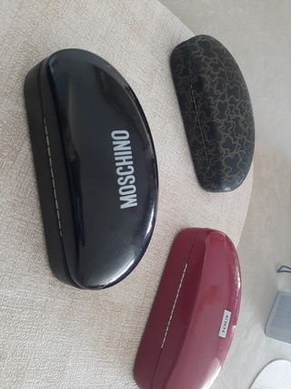 Fundas gafas Moschino & Tous 5 euros la unidad