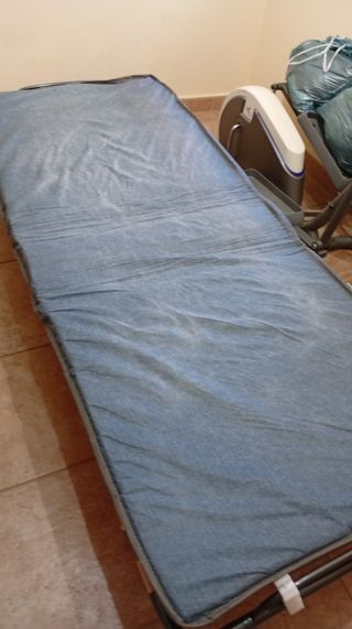 Cama plegable azul - Camping