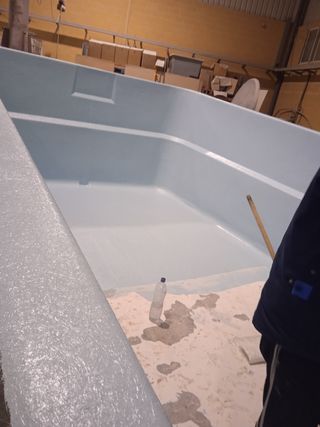 Arreglos de piscina en poliéster