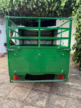 Remolque mediano verde