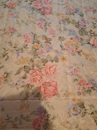 Colcha invierno 135. Incluye sabanas y cortina