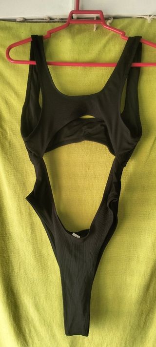 Bañador negro abertura - Tanga