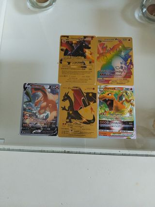 Carta Charizard V - Pokémon