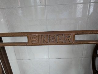 Mesa de máquina de Coser Singer + Mármol