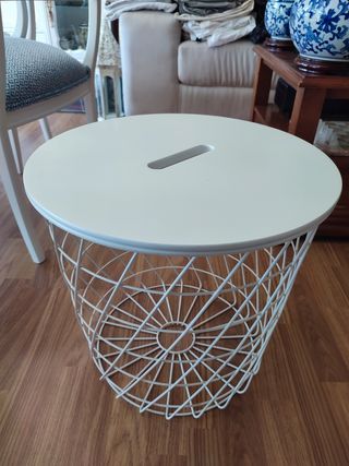 Mesa auxiliar blanca IKEA 