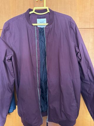 Chaqueta bomber Pull&Bear morada